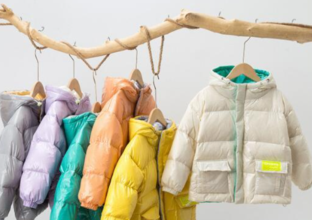 Как выбрать идеальную зимнюю куртку для девочки?