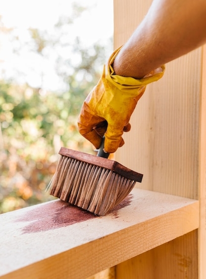 Отделка и покрытие массивной доски лаком маслом